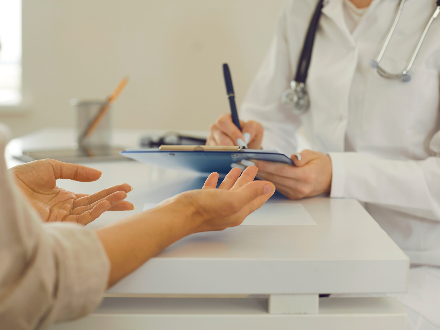 Ce qui rend un accouchement traumatique n'est pas sa gravité médicale mais ce que vous avez vécu. Chiffres, violences obstétricales et ce qui se soigne vraiment.